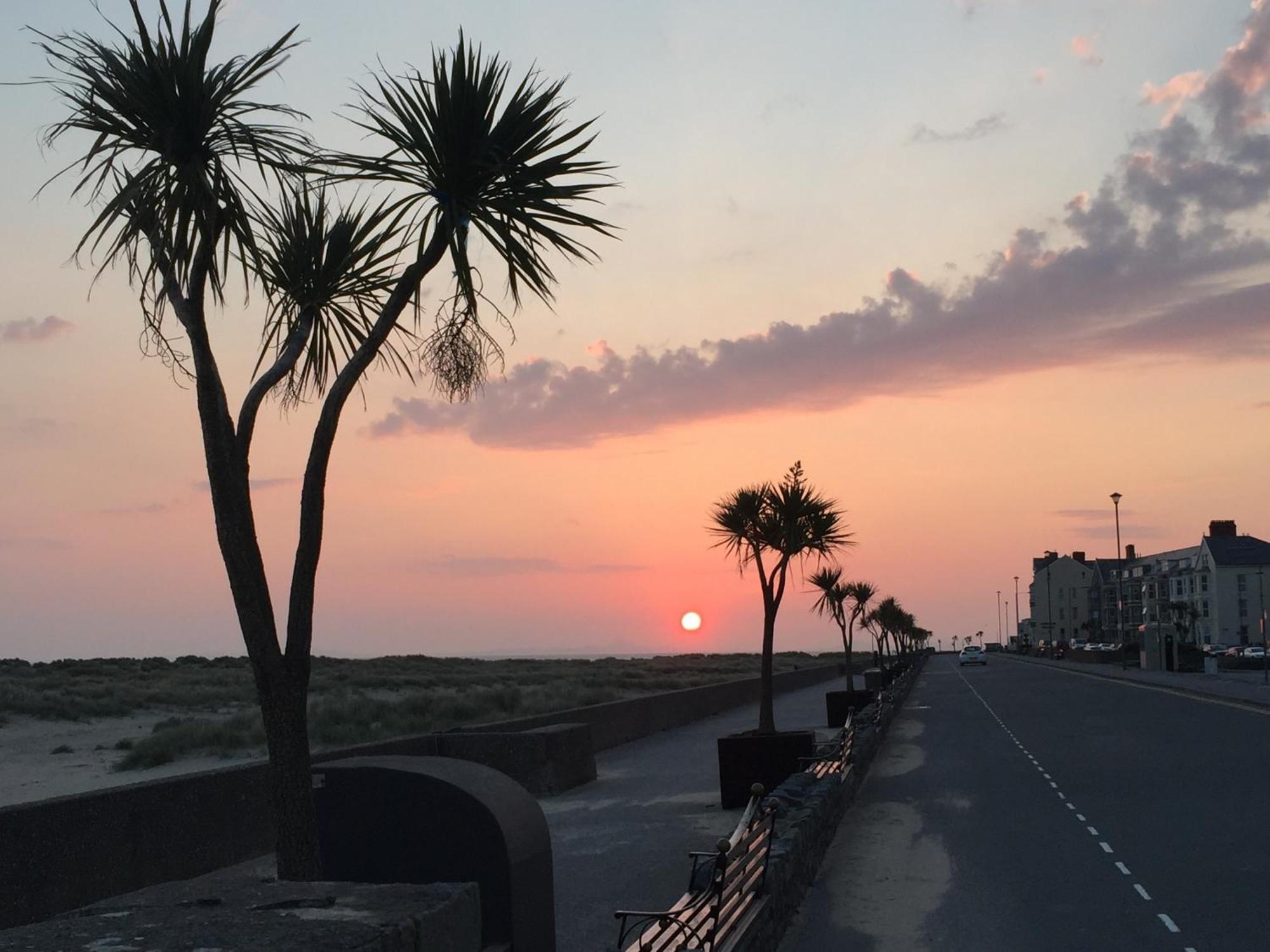 Barmouth Beach Club エクステリア 写真